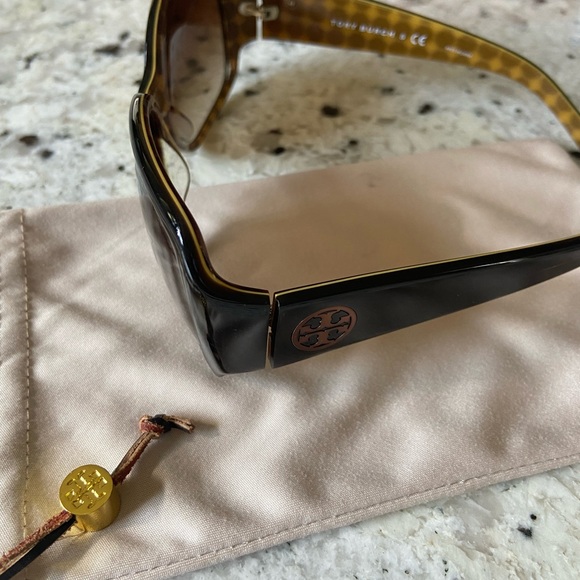 Tory Burch Women’s Sunglasses - Brown lens/frame excellent condition - Picture 4 of 6